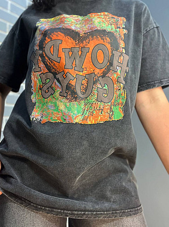 Футболка женская YIGOU 36 вареный рисунок надпись HOWDY GAYS удлиненная one size черная, черный, one Одесса - изображение 4