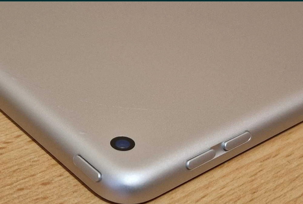 Планшет: Apple iPad 9th. 10.2