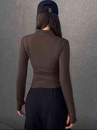 Стильный женский лонгслив с длинным рукавом на молнии пума. Шоколад, 44 Одесса