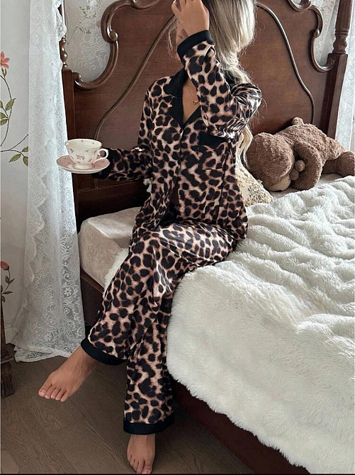Женская леопардовая пижама двойка: рубашка и штаны софт шелк Одесса - изображение 4