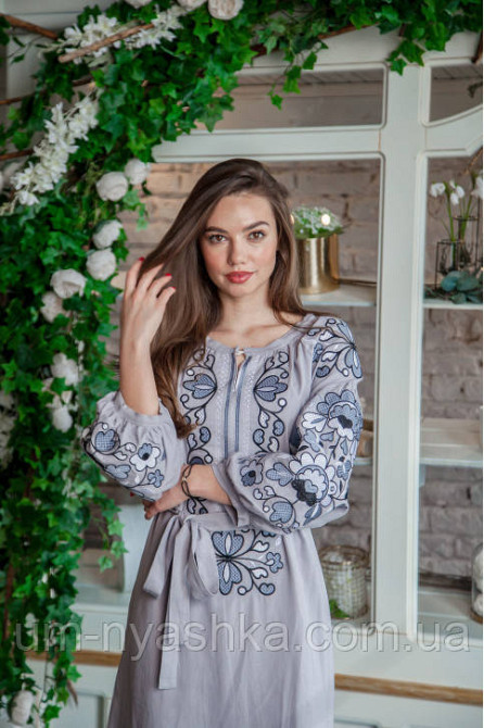 Жіноча вишита сукня на льоні Меланія Кривий Ріг - фото 1