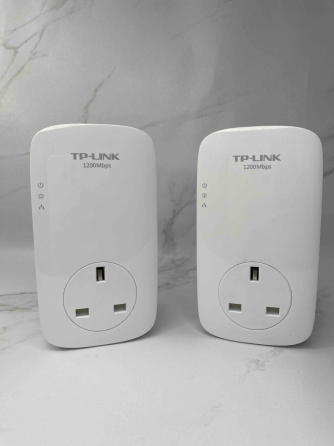 Б/В Комплект гігабітних адаптерів TP-Link Powerline AV1300 з розеткою (TL-PA8030P KIT) Київ