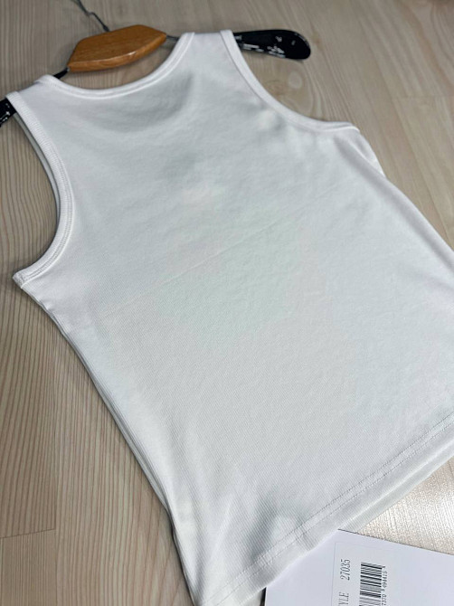 Майка женская A-N 27035 в рубчик с вышивкой буквы D пайетками, белый, one size Киев - изображение 7