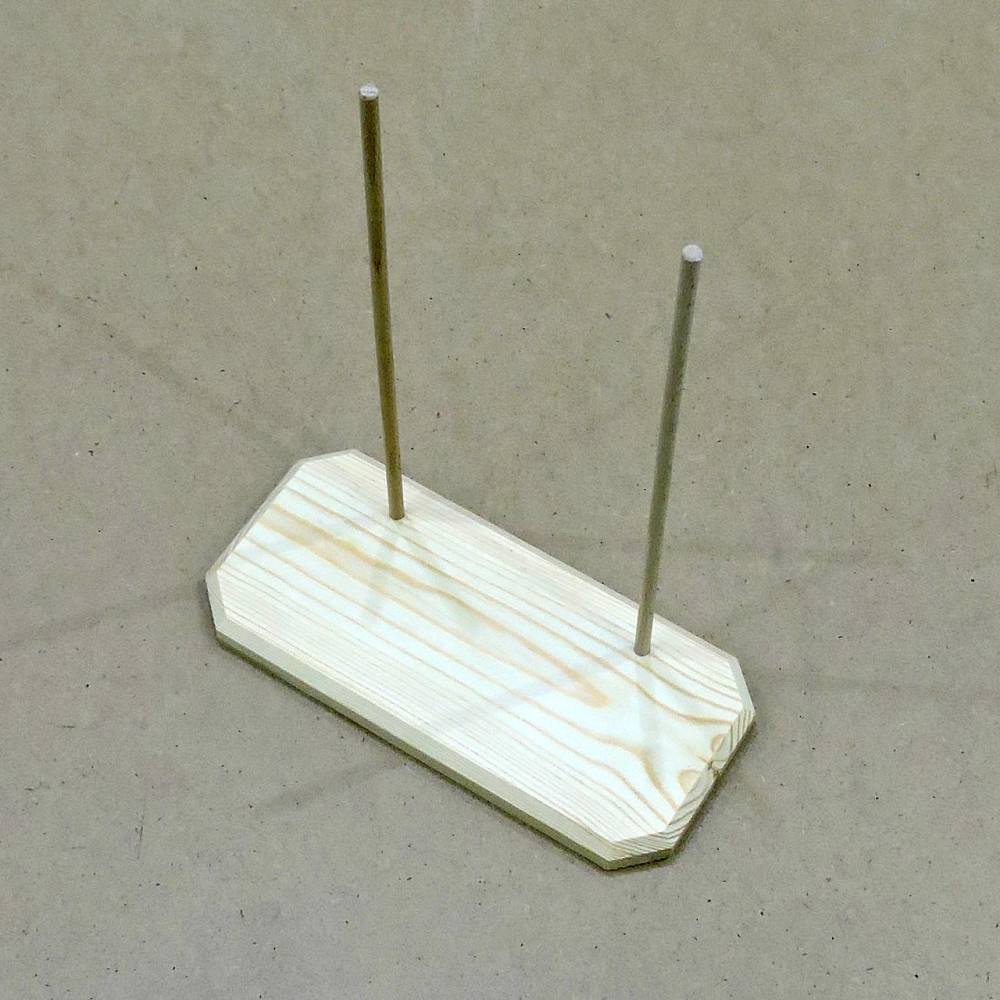 Подставка для кукол 