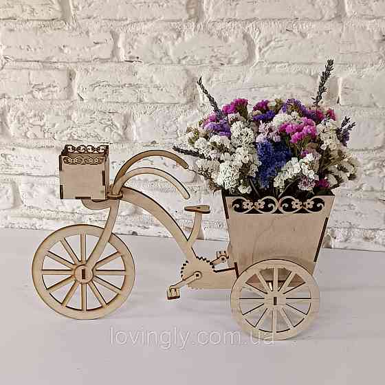 Интерьерная композиция из сухоцветов в кашпо 