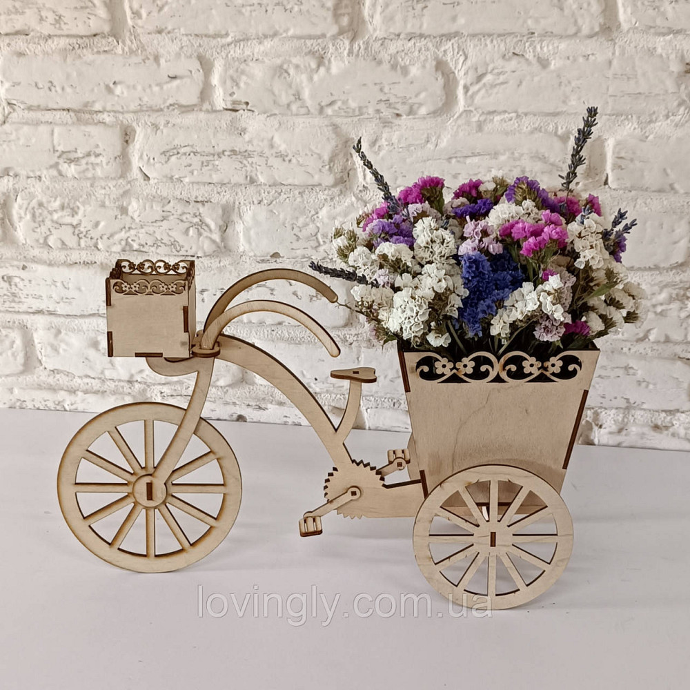 Интерьерная композиция из сухоцветов в кашпо 