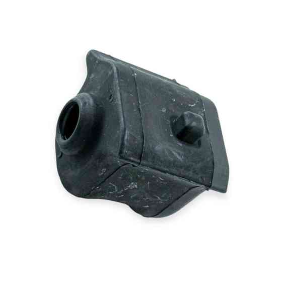 Втулка передня Toyota Auris 06 - ліва L стабілізатора Мукачево