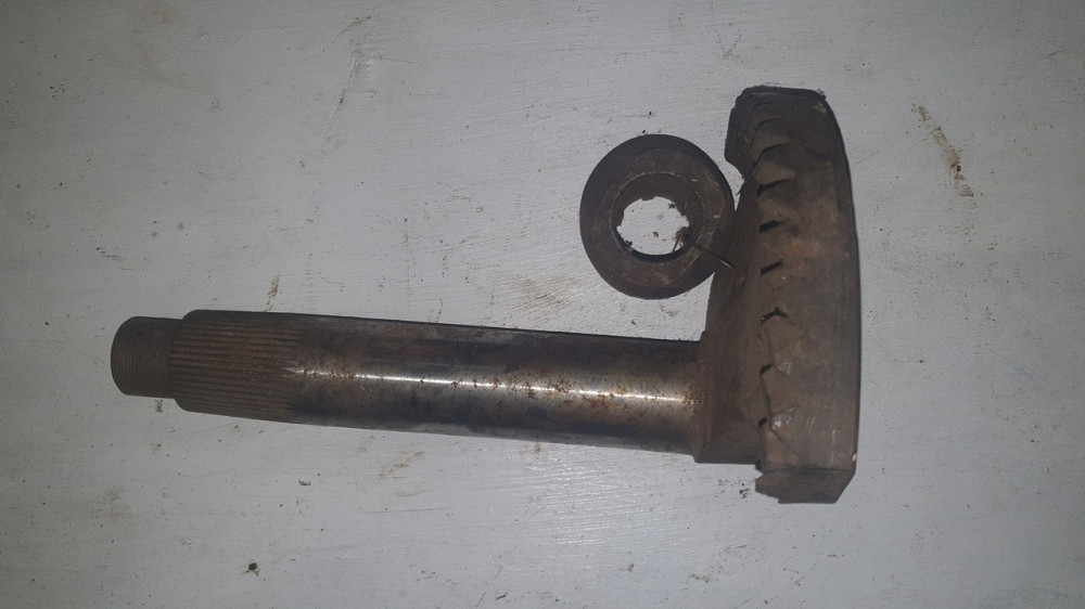 Черв'як і сектор кермового керування Т-150. Харків - фото 1