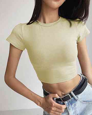 Облягаюча вкорочена футболка "Kim" оптом | Розпродаж моделі Бежевий, 46-48 Київ