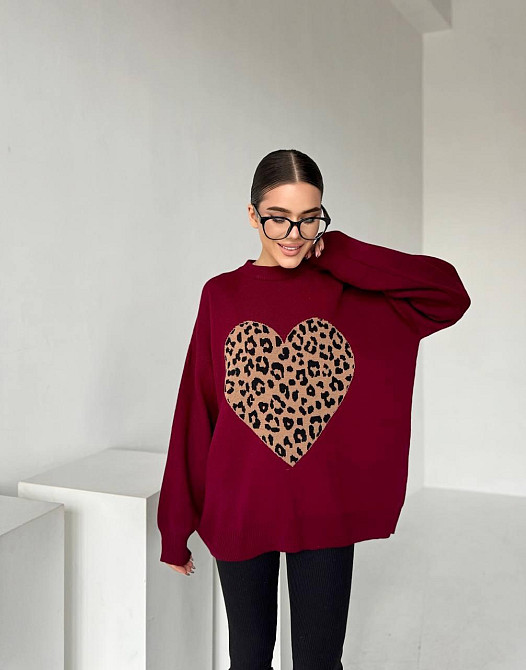 Жіночий стильний светр оверсайз із серцем Бургунді Одеса - фото 3