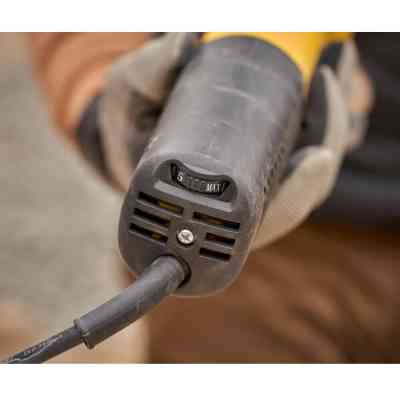 Шлифовальная машина Stanley угловая FATMAX, 1100 Вт, 3000-11000 об/мин, 125 мм, 2.2 кг (FMEG225VS) Винница