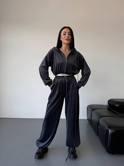 Женский стильный повседневный велюровый костюм двойка Графит Одесса - изображение 1