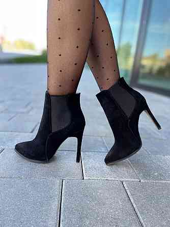 Nivelle Черевики жіночі демісезонні весна-осінь чорні з натуральної замші на підборах р. 36-38 Коломия