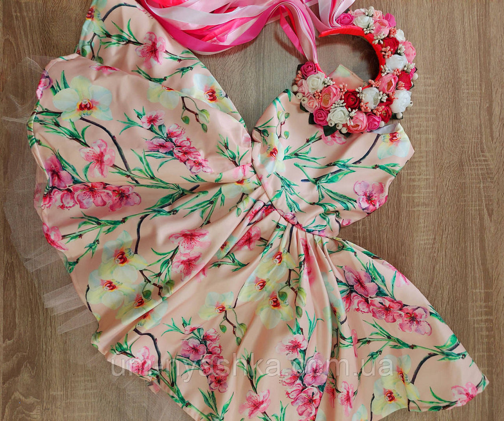 Пышное нарядное платье с цветами для образа Весны или в ретро стиле 