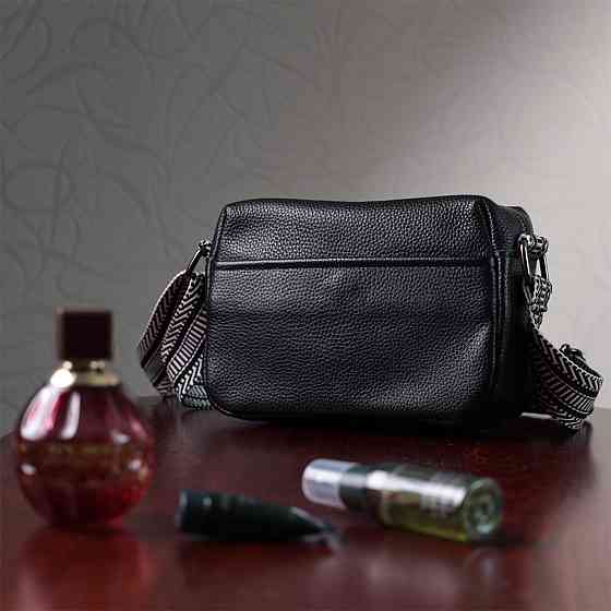 Сумка на одно отделение в классическом цвете из натуральной кожи Vintage 22606 Черная Киев