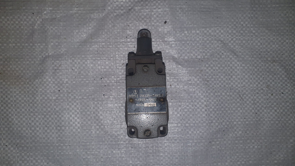 Путевой выключатель ВП-15Е. СССР. Харьков - изображение 1