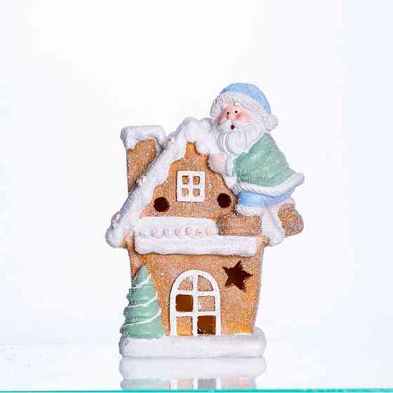Новорічна декоративна фігурка з підсвіткою 14×9×20 см Новорічний декор Будиночок з Сантою з порцеляни CR-6-6 Коломыя