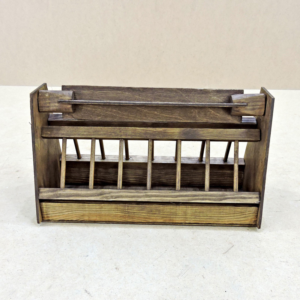 Деревянная кормушка для голубей 