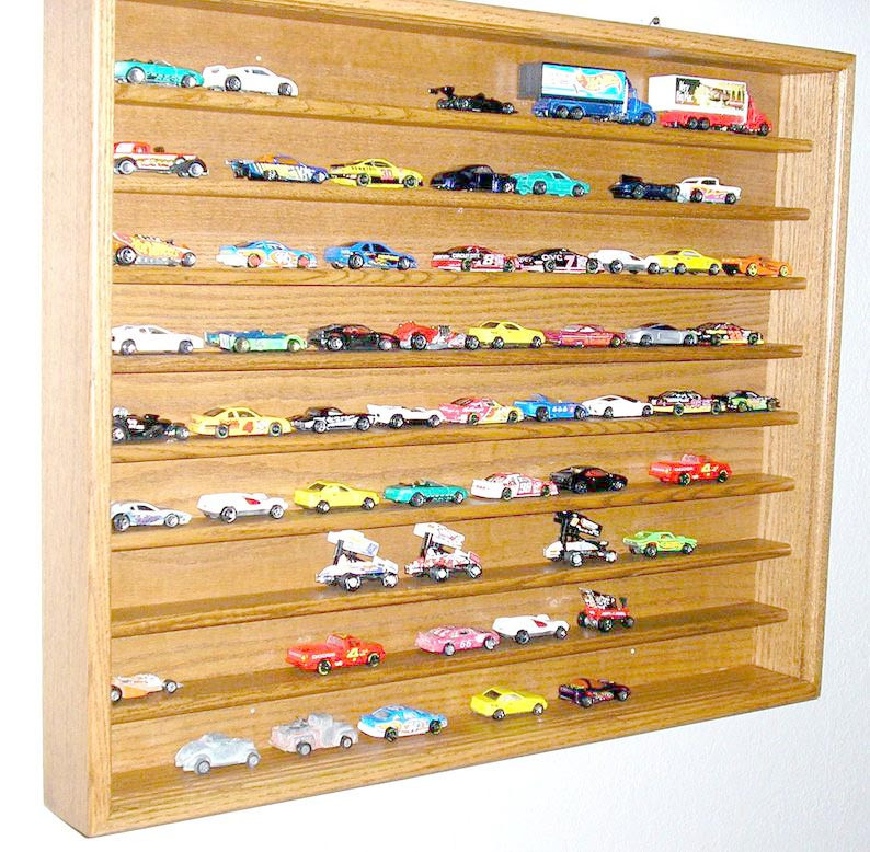 Стеллаж для игрушечных машинок 