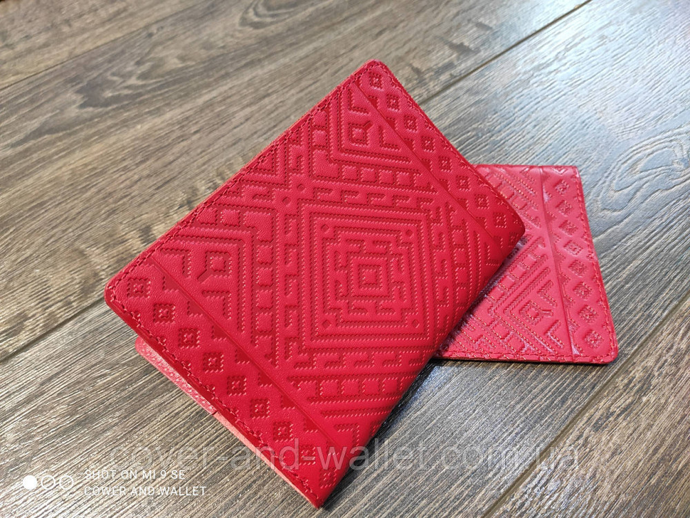 Червона обкладинка на паспорт із натуральної шкіри з ромбами Shvigel Київ - фото 3