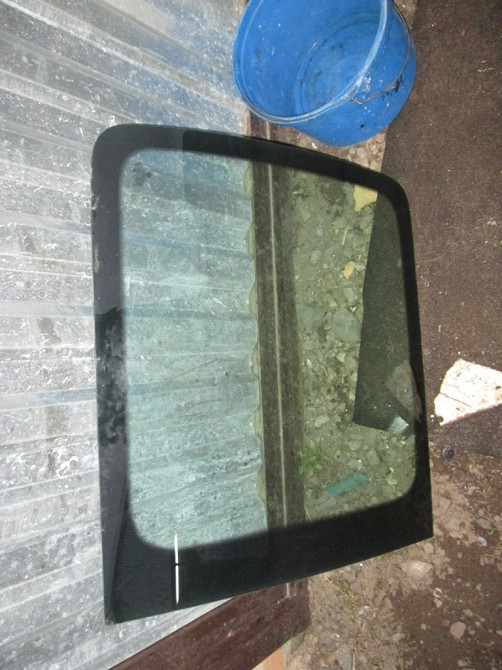 Скло в кузов заднє праве VW Caddy 2004-2010 Ковель - фото 1