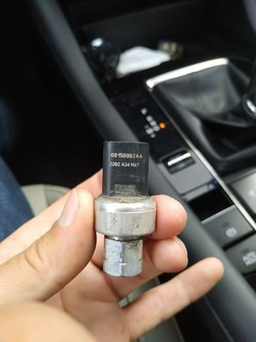 68156982АА Датчик давления хладогена Journey12-. 3.6l Коломыя - изображение 1