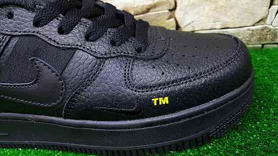 Женские кожаные кроссовки Nike Air Force Киев