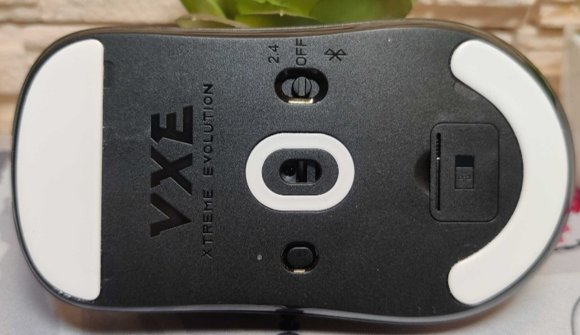 Легка бездротова геймерська мишка Vgn Vxe Dragonfly R1 SE+ з сенсором Pixart 3395 SE. Киев - изображение 6