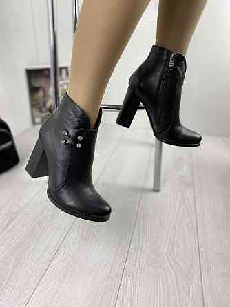 Черевики жіночі VESNA чорні натуральна шкіра висота каблука 9 см розмір 39 (2508) Коломия