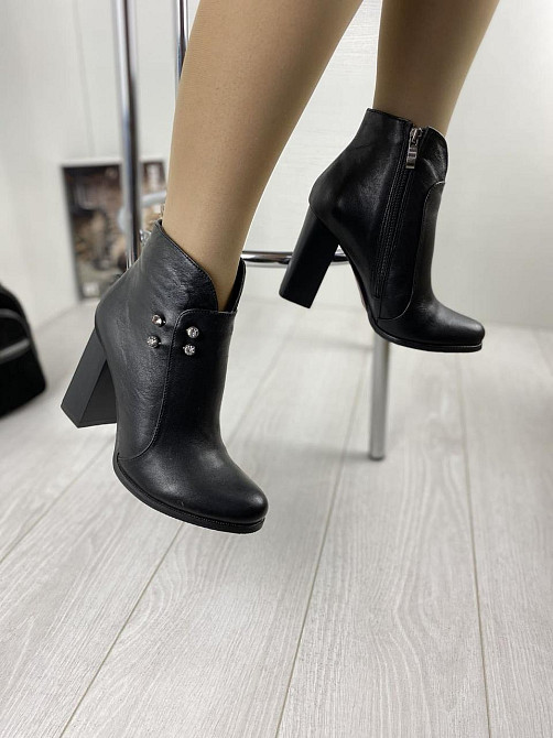 Черевики жіночі VESNA чорні натуральна шкіра висота каблука 9 см розмір 39 (2508) Коломия - фото 6