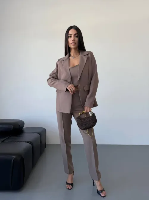 Стильний брючний костюм трійка із піджаком Одеса - фото 6