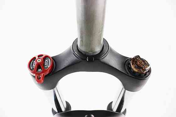 Вилка 26 "амортизаційна, без різьби 1-1/8" (28,6мм), шток 240мм, з ходом 80мм, V/Disk-brake, M Lockout, чорна ES-246- MLO Київ