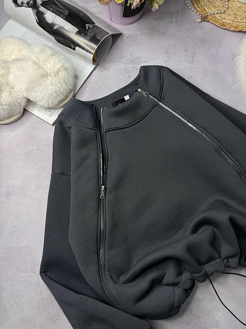 Жіноча стильна тепла об'ємна худі турецька треніт на флісі Графіт Одеса - фото 4