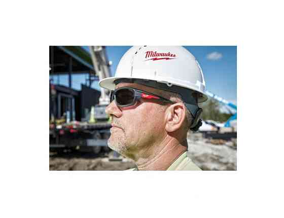 Окуляри захисні PERFORMANCE MILWAUKEE з покриттям AS/AF (затемнені) Одеса