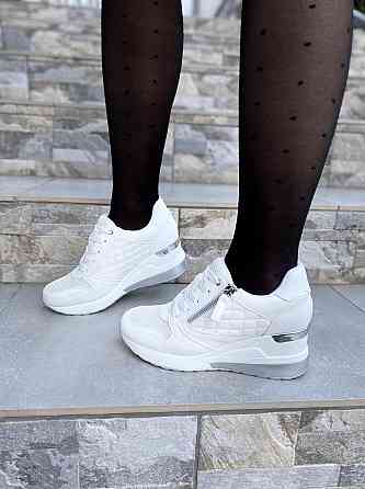 Stilli Снікерси жіночі STILLI білі еко-шкіра платформа 37р. (106-2) Коломыя