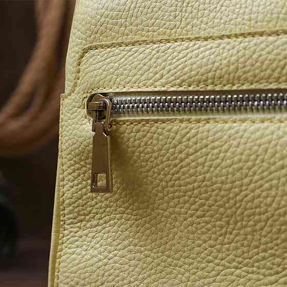 Оригинальный женский рюкзак из натуральной кожи Shvigel 16307 Желтый Киев