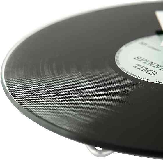 Годинник настільний "Пластинка" Ø20 см Рівне