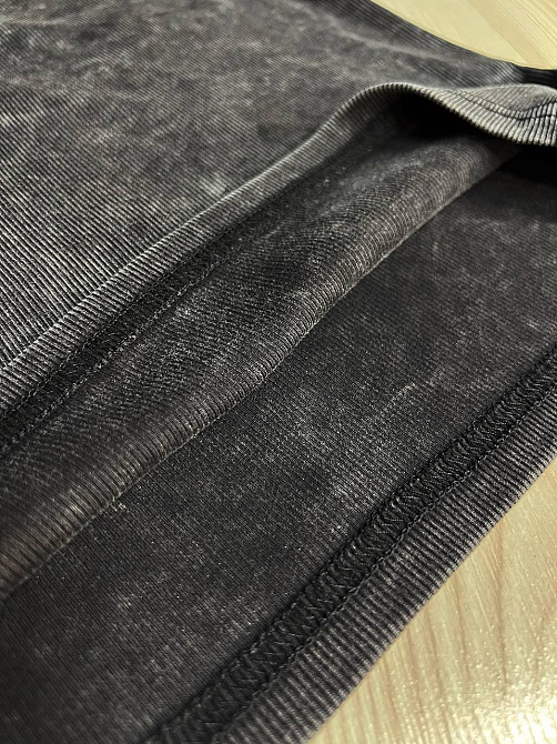 Майка жіноча A-N 2733 варена тай-дай у рубчик з порізаними швами, чорний, one size Київ - фото 14