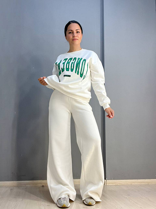 Костюм жіночий Quzen 388-488 подовжений світшот напис брюки палаццо широкі утеплений на флісі білий, Одеса - фото 1