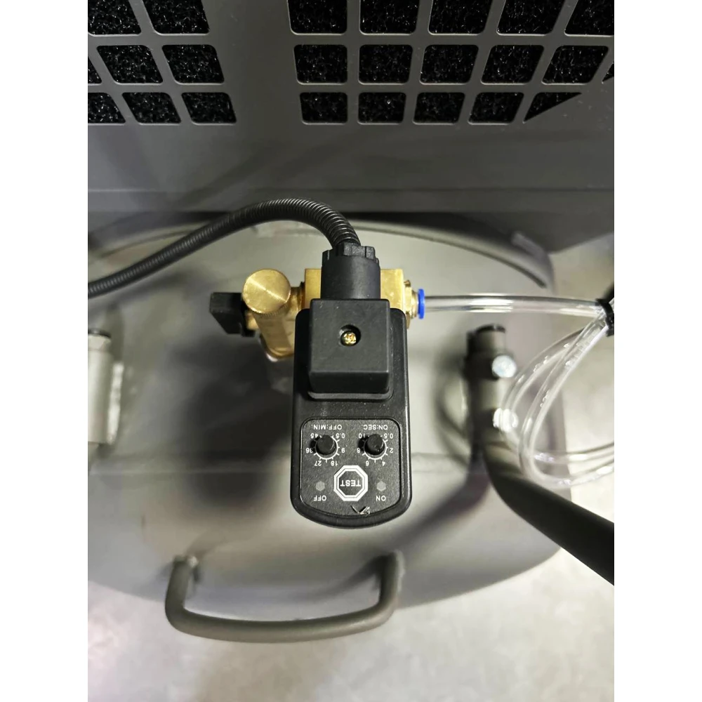 Гвинтовий повітряний компресор GTM DLG7.5V/inv : 200 л, масляний, 380В/інвертор/кожух (25143) Київ - фото 8