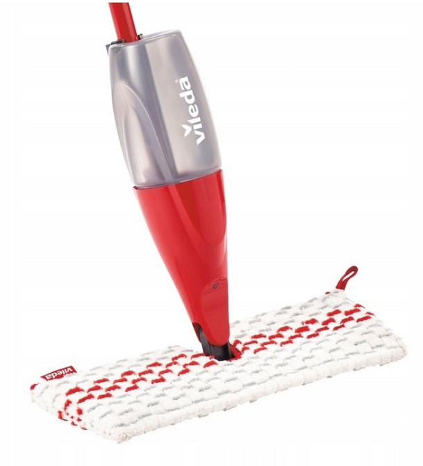 Швабра для влажной уборки с вращающуюся головкой и распылителем 600 мл Vileda 