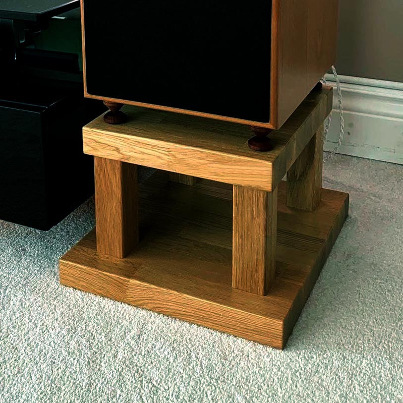 Стойка под акустику 