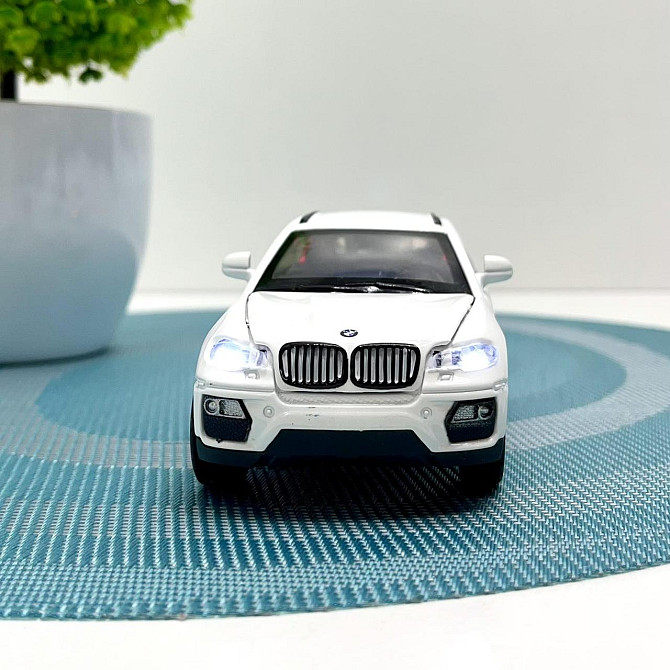 Машина джип Автосвіт BMW x6 металева інерційна 14см Біла (AP-1759) Чернігів - фото 4