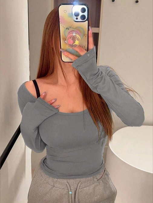 Жіночий базовий лонгслів 2в1 з комбінованим і спокусливим вирізом. Сіро-білий Одеса - фото 6