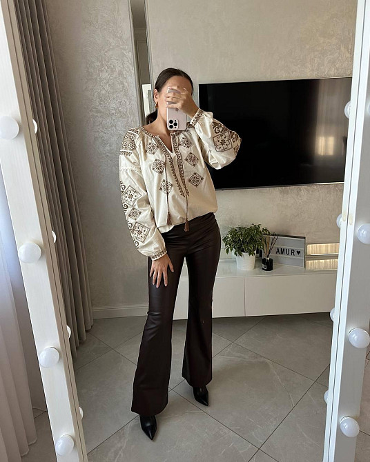 Жіноча сучасна вишиванка в пастельних кольорах бавовна Одеса - фото 4