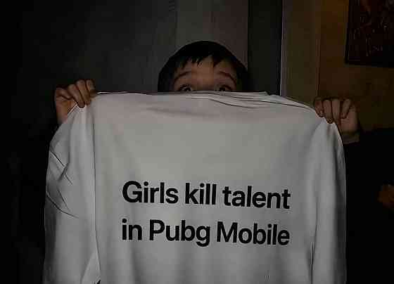 Футболка «Girls kill talent in PUBG Mobile» — белая футболка с надписью XXL, Черный Черновцы