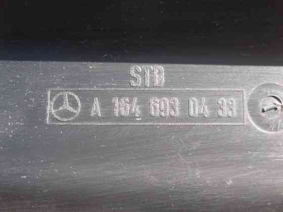 Mercedes-Benz  A1646930433 Накладка отвору багажника права GL X164 Одеса