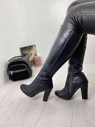 Nivelle Чоботи жіночі NIVELLE темно-сині натуральна шкіра висота 35см обхват гомілки 34см каблу Коломия