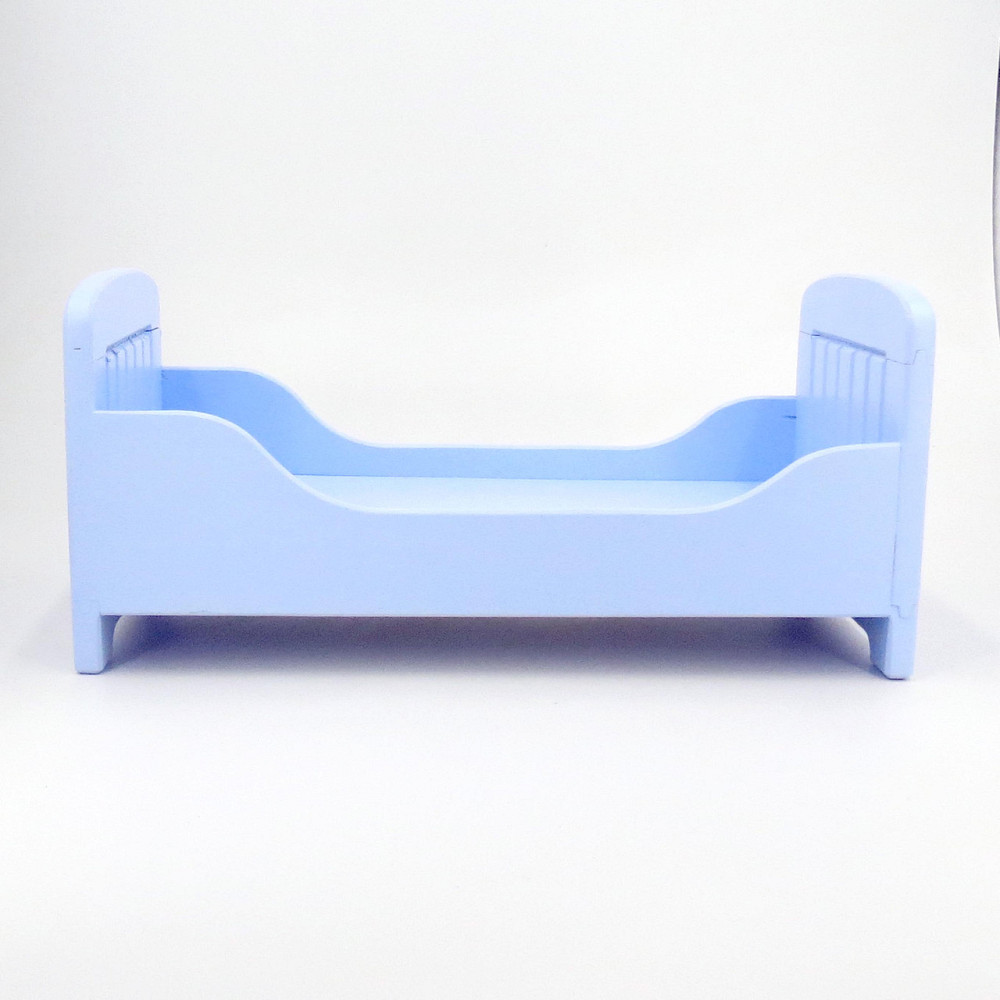 Кровать для кукол 