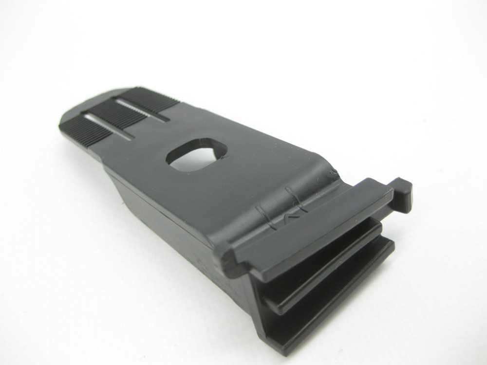 Mercedes-Benz  A2128855614 Новий пластиковий верхній тримач - кронштейн радіаторної решітки центральний E-Class W212 Одесса - изображение 9